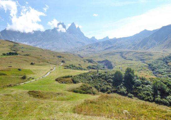 Montée au Pied des Aiguilles d’Arves