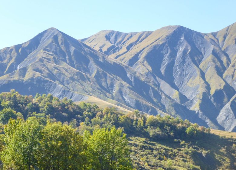 Montée au Pied des Aiguilles d’Arves