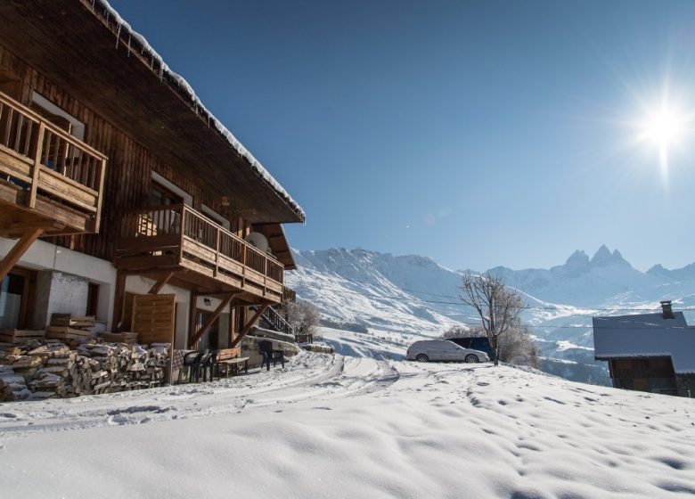 Gîte cocooning avec jolie vue – station de ski familiale en Savoie, Albiez Montrond