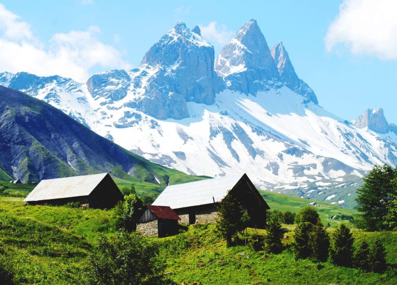 Montée au Pied des Aiguilles d’Arves