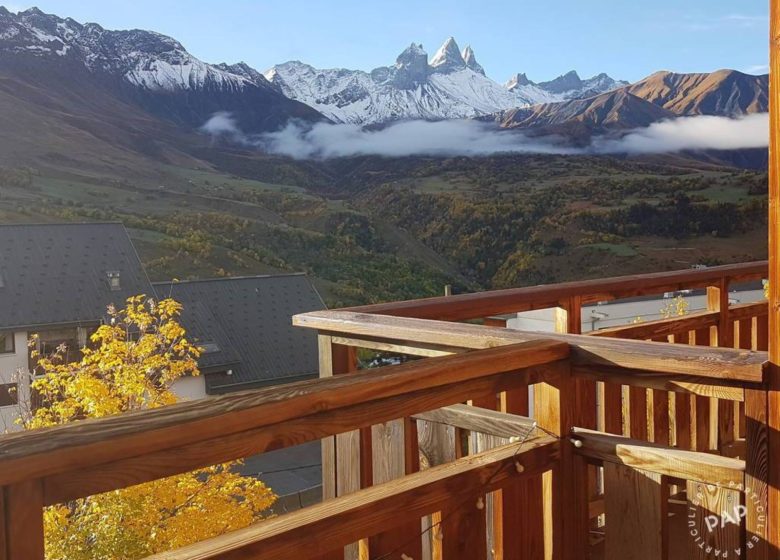 Le Hameau des Aiguilles – Nez à nez avec le Chat