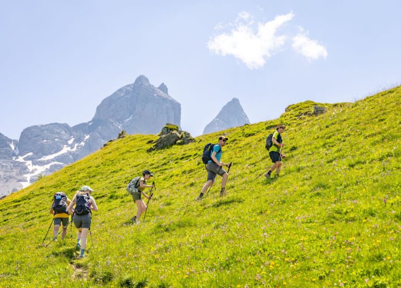 Au pied des Aiguilles d’Arves par la Basse du Gerbier