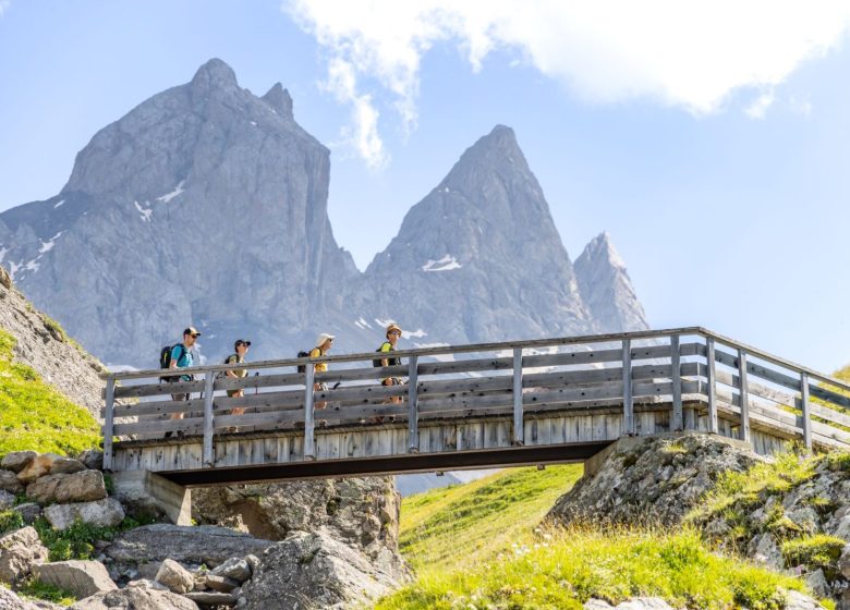 Au pied des Aiguilles d’Arves par la Basse du Gerbier