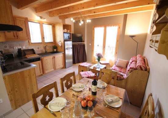 La Grange de Pierre, Chez Eugenie