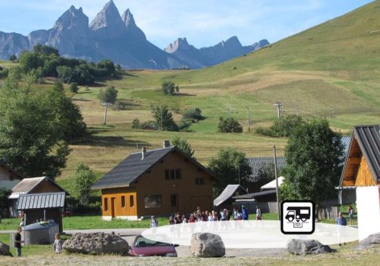 Aire de stationnement camping-cars – Les Contamines