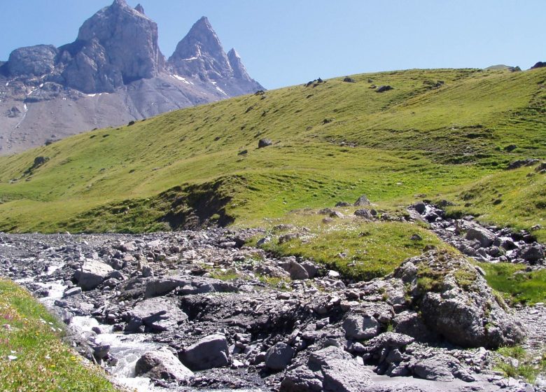 Au pied des Aiguilles d’Arves par la Basse du Gerbier