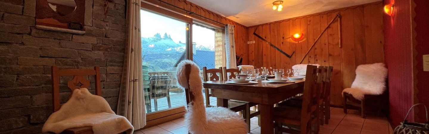 CHALET LA TANIERE – MAISON SAINFOIN