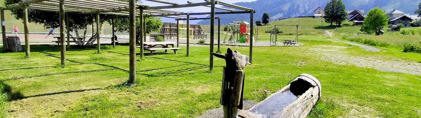 Tables de pique-nique des Contamines