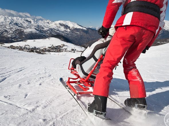 Fauteuil-ski avec l’ESF