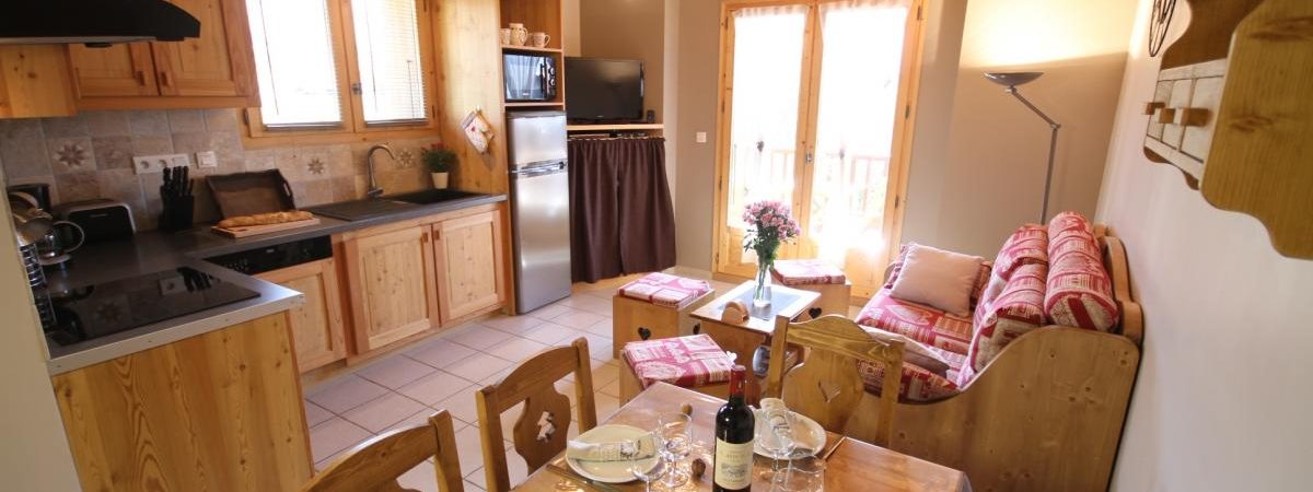 La Grange de Pierre, Chez Eugenie