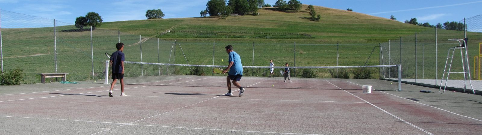 Terrain de tennis