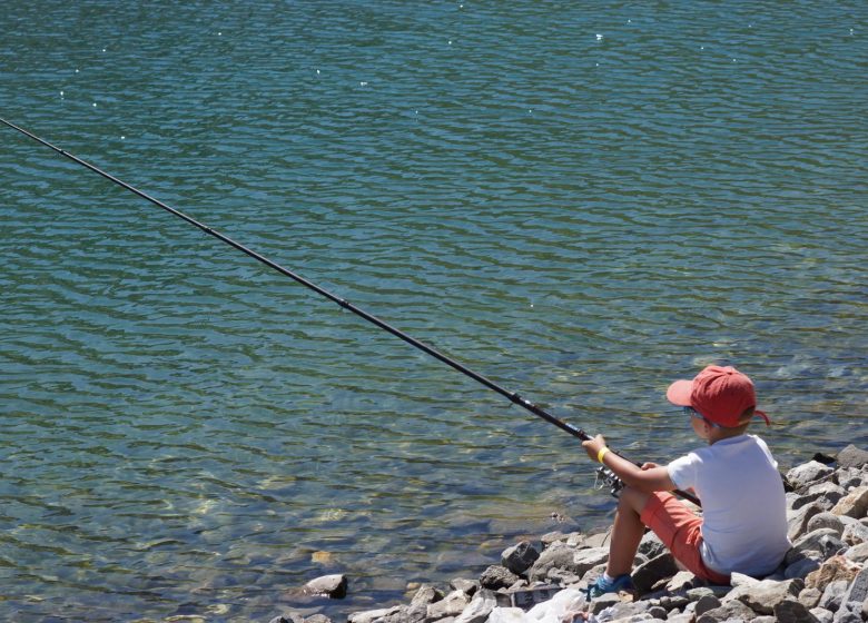 Concours de pêche à la truite pour enfants