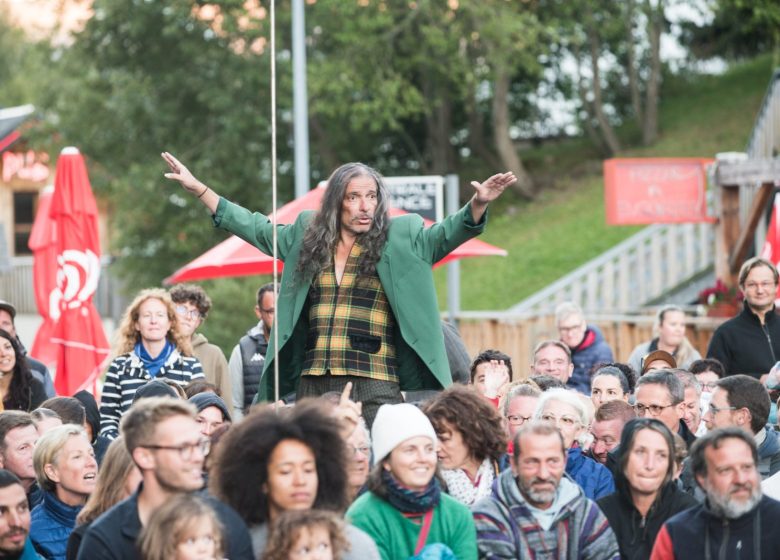 Spectacle Est Dans La Rue : « FIL ROUGE » – Chat’Pitre Cie