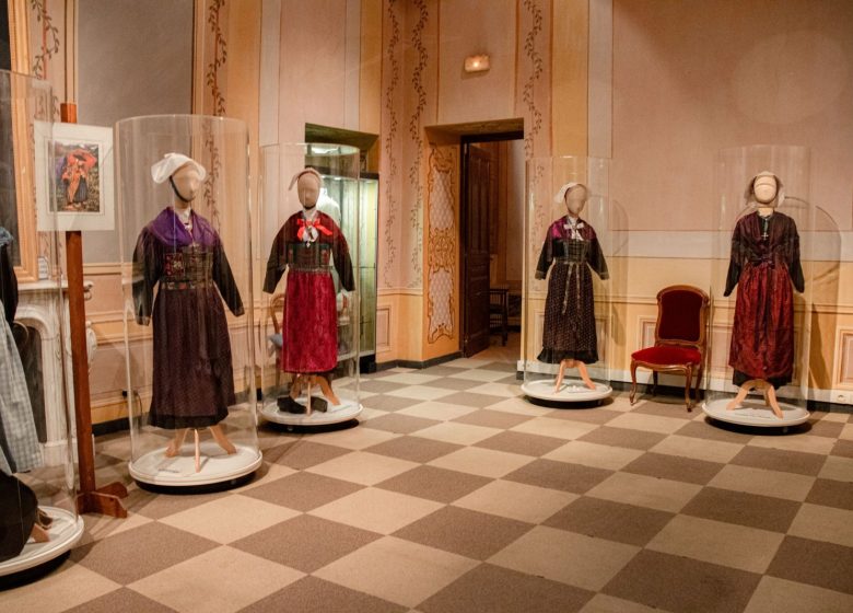 Musée des Costumes, Arts et Traditions Populaires