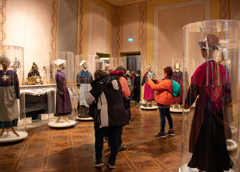 Visite guidée du Musée des Costumes, Arts et Traditions Populaires