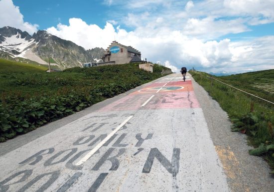 Montée au Col de la Madeleine