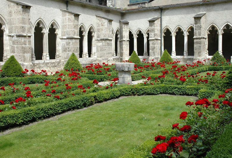 Le Cloître de la Cathédrale Saint-Jean-Baptiste