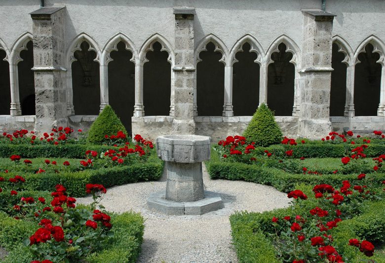 Le Cloître de la Cathédrale Saint-Jean-Baptiste