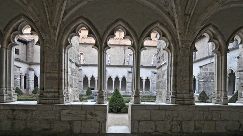 Le Cloître de la Cathédrale Saint-Jean-Baptiste