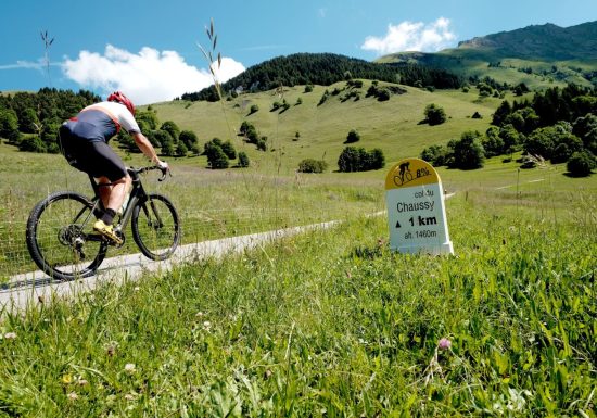 Col du Chaussy et de la Madeleine par les lacets de Montvernier