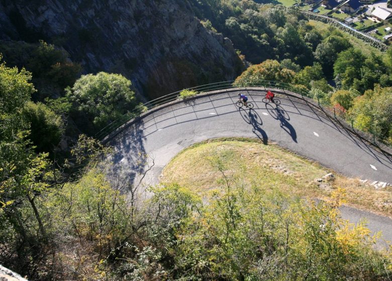 Col du Chaussy et de la Madeleine par les lacets de Montvernier