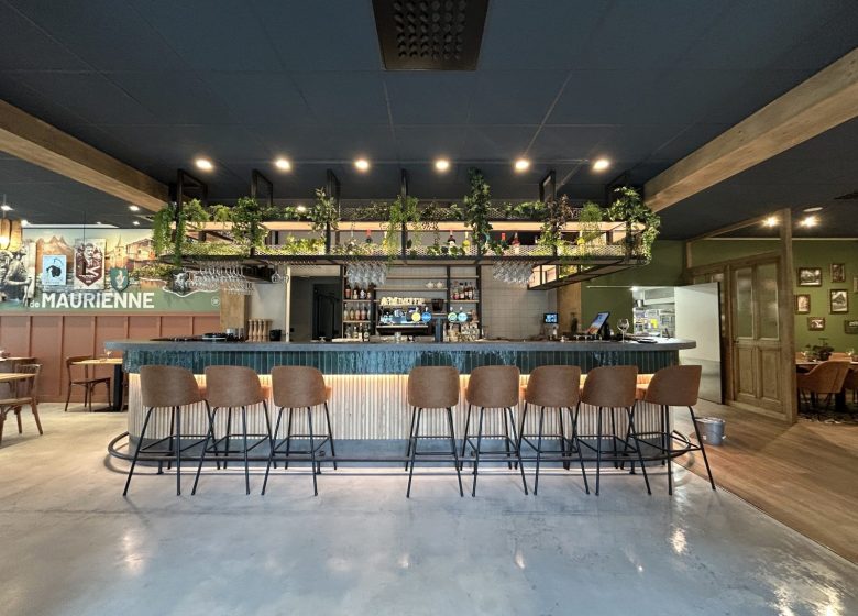 La table et l&rsquo;ardoise – Restaurant de l&rsquo;hôtel Cœur de Maurienne by Best Western