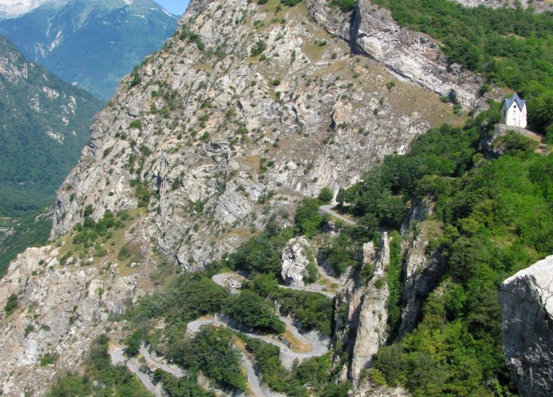 Le Tour du Chatel par les Lacets de Montvernier