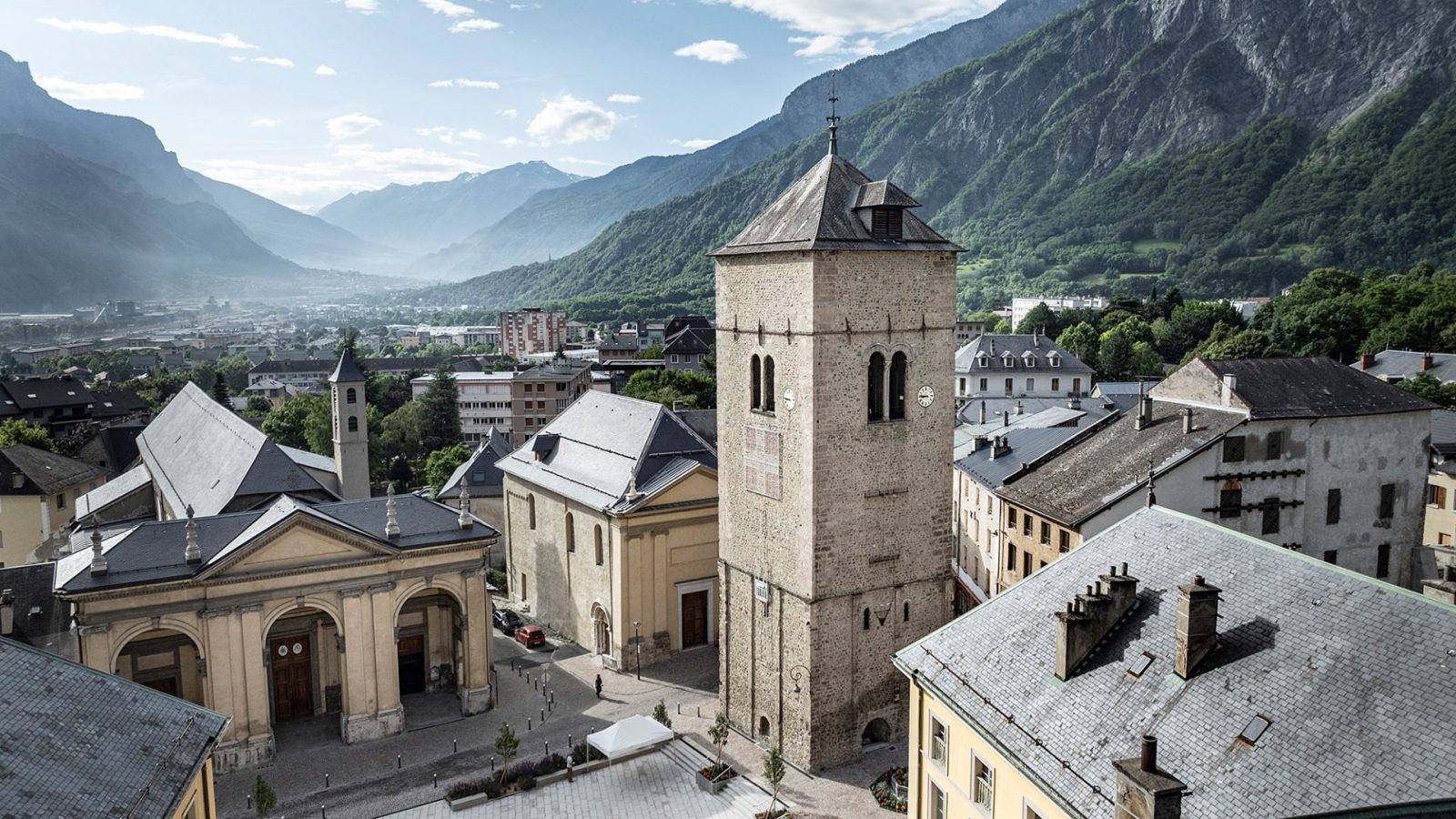 vue drone saint-jean-de-maurienne