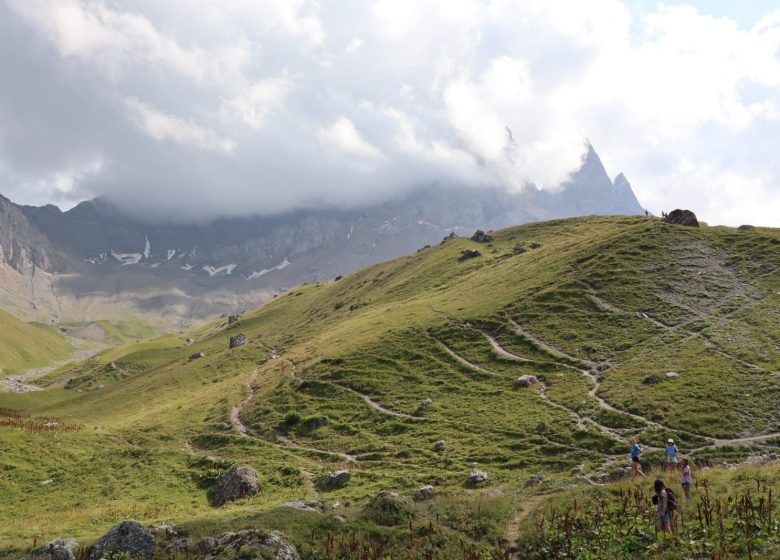 Au pied des Aiguilles d’Arves depuis Le Chalmieu