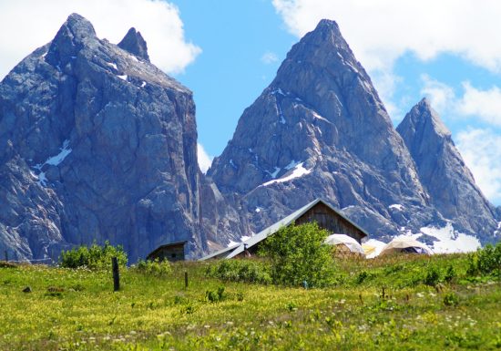 Au pied des Aiguilles d’Arves par la Basse du Gerbier