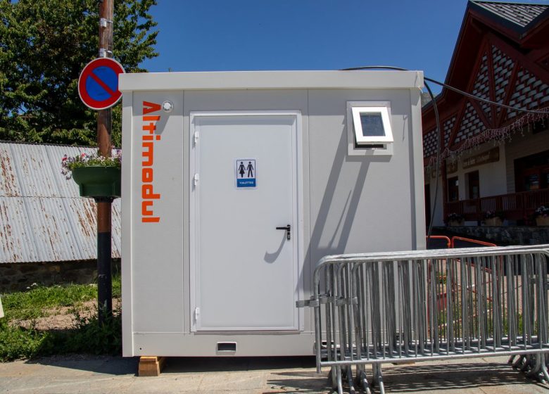 Toilettes publiques de la Place Opinel