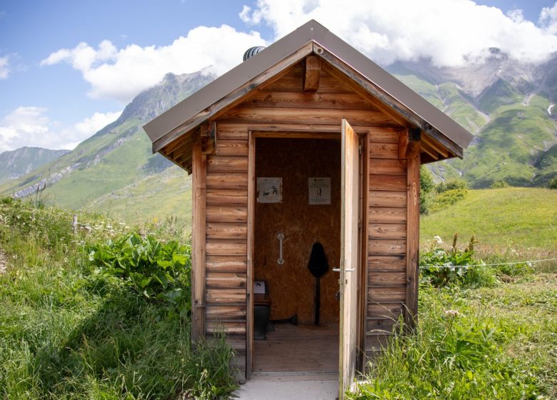 Toilettes publiques du Relais TV du Chalmieu