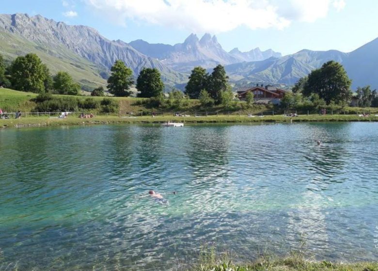 Le Hameau des Aiguilles – Nez à nez avec le Chat