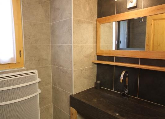 La Grange de Pierre, Chez Eugenie