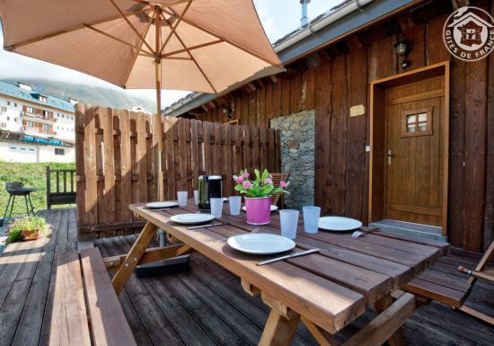 La Grange de Pierre, Chez Charles