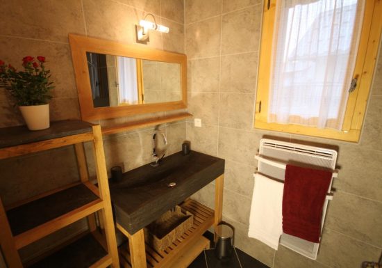 La Grange de Pierre, Chez Charles