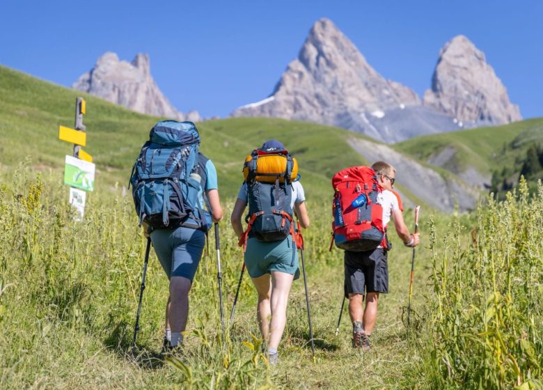 Tour des Aiguilles d’Arves – Autour des Aiguilles d’Arves