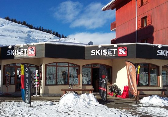 Mustang Sports 1650 – Activités