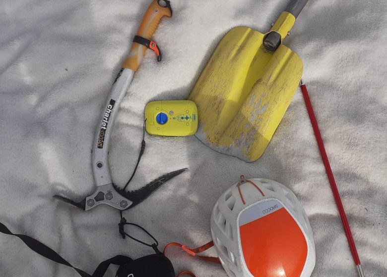 Initiation au Détecteur Victime Avalanche (DVA) avec l’ESF