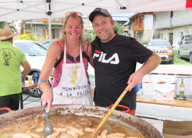 Le village se retrouve…