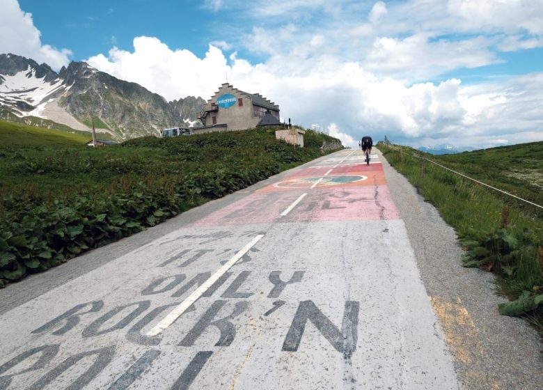 Montée au Col de la Madeleine