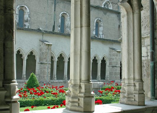 Le Cloître de la Cathédrale Saint-Jean-Baptiste