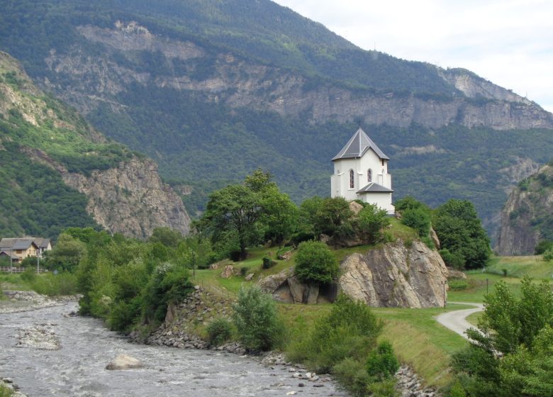 Le patrimoine religieux de Pontamafrey – Chapelle de l’Immaculée Conception et Église Saint-Michel