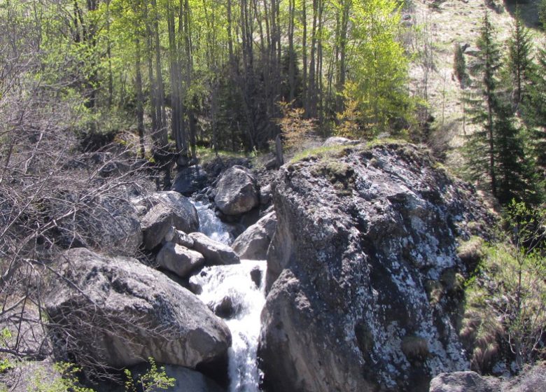 Torrent de la Saussaz et ses petites cascades