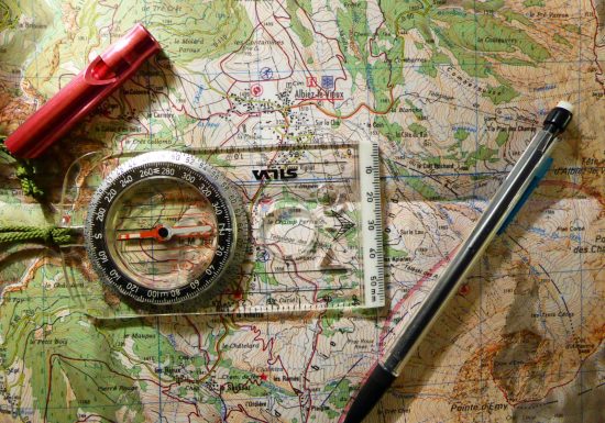 Lire une carte, s’orienter en randonnée en montagne