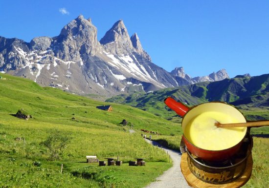 Fondue savoyarde en alpage, petite randonnée en montagne