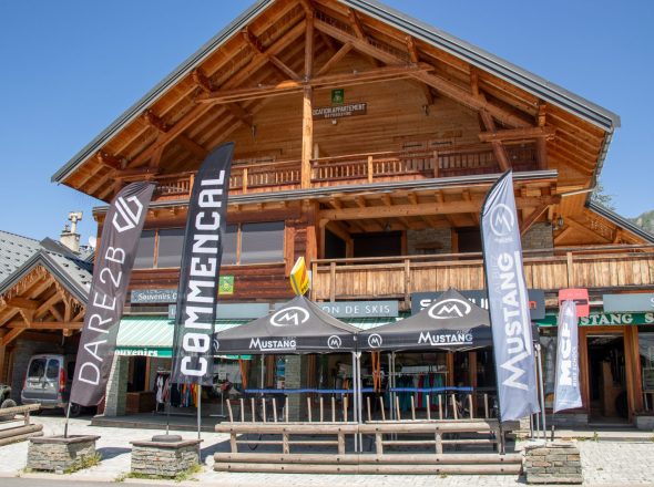 Mustang 1550 Skimium