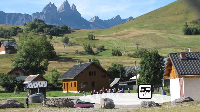 Aire de stationnement camping-cars – Les Contamines