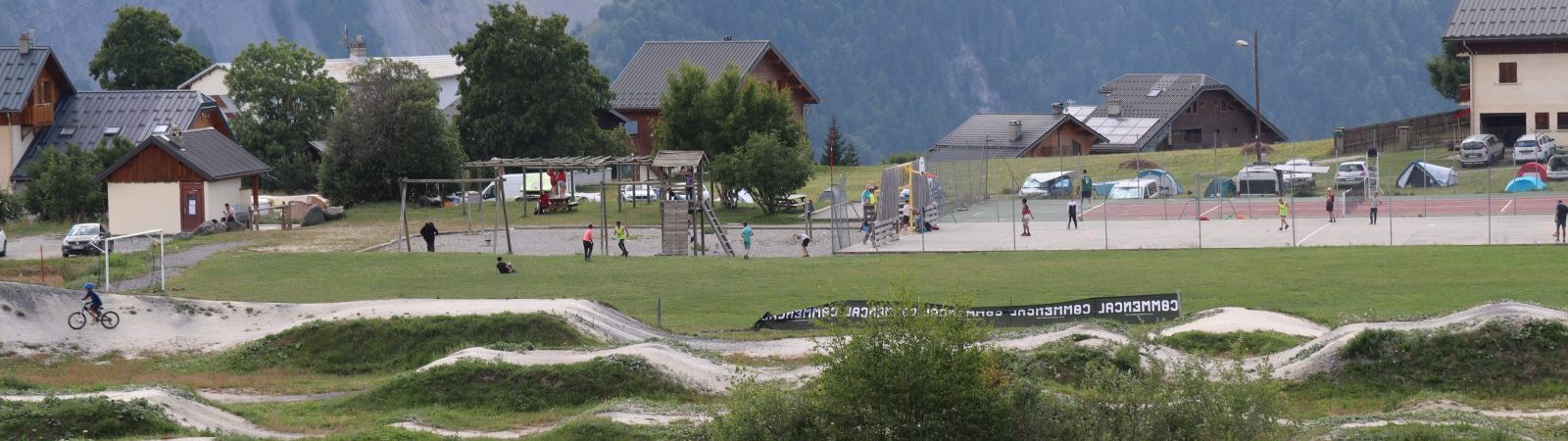 Tables de pique-nique des Contamines