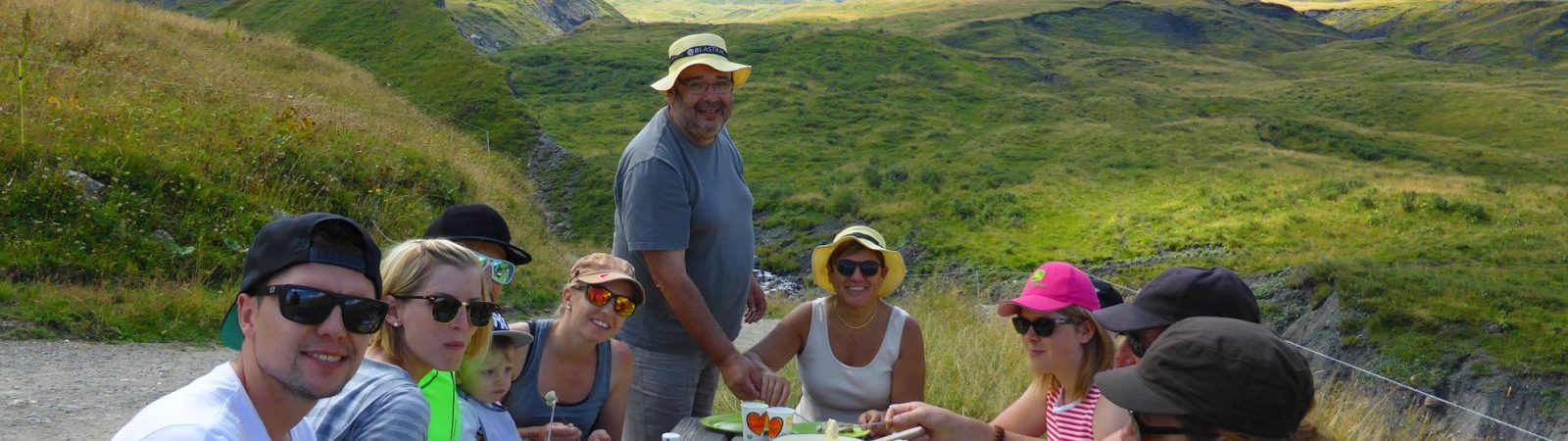 Fondue savoyarde en alpage, petite randonnée en montagne